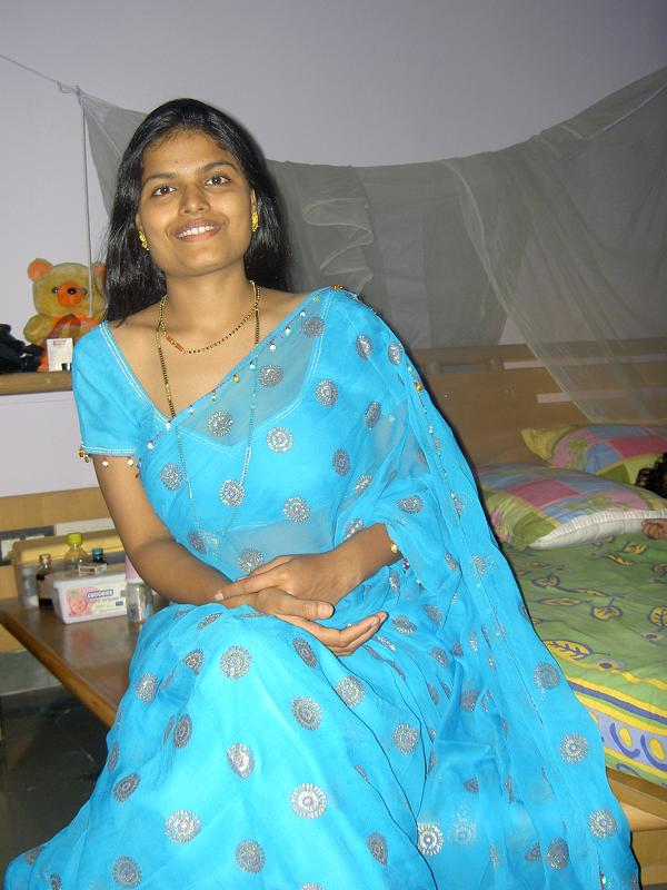 Desi housewife Aprita lets her brassiere slip while posing non nude foto porno #423088846