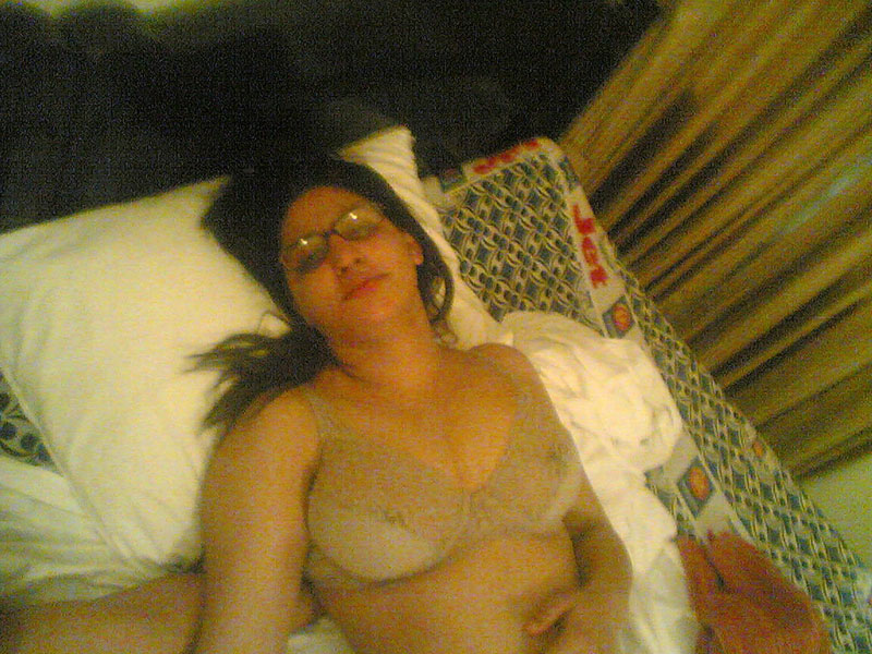 Sexy indian gf stripping naked in her bedroom in front of boyfriend 色情照片 #423926638
