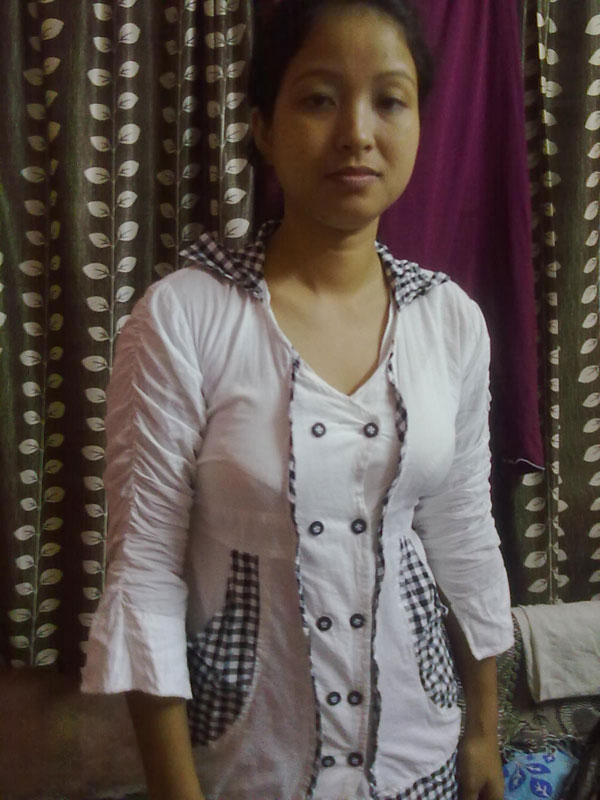 600px x 800px - Nepalese girl uncovers natural tits as she disrobes to her panties -  PornPics.com