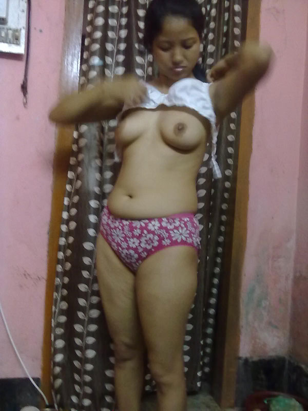 600px x 800px - Nepalese girl uncovers natural tits as she disrobes to her panties -  PornPics.com
