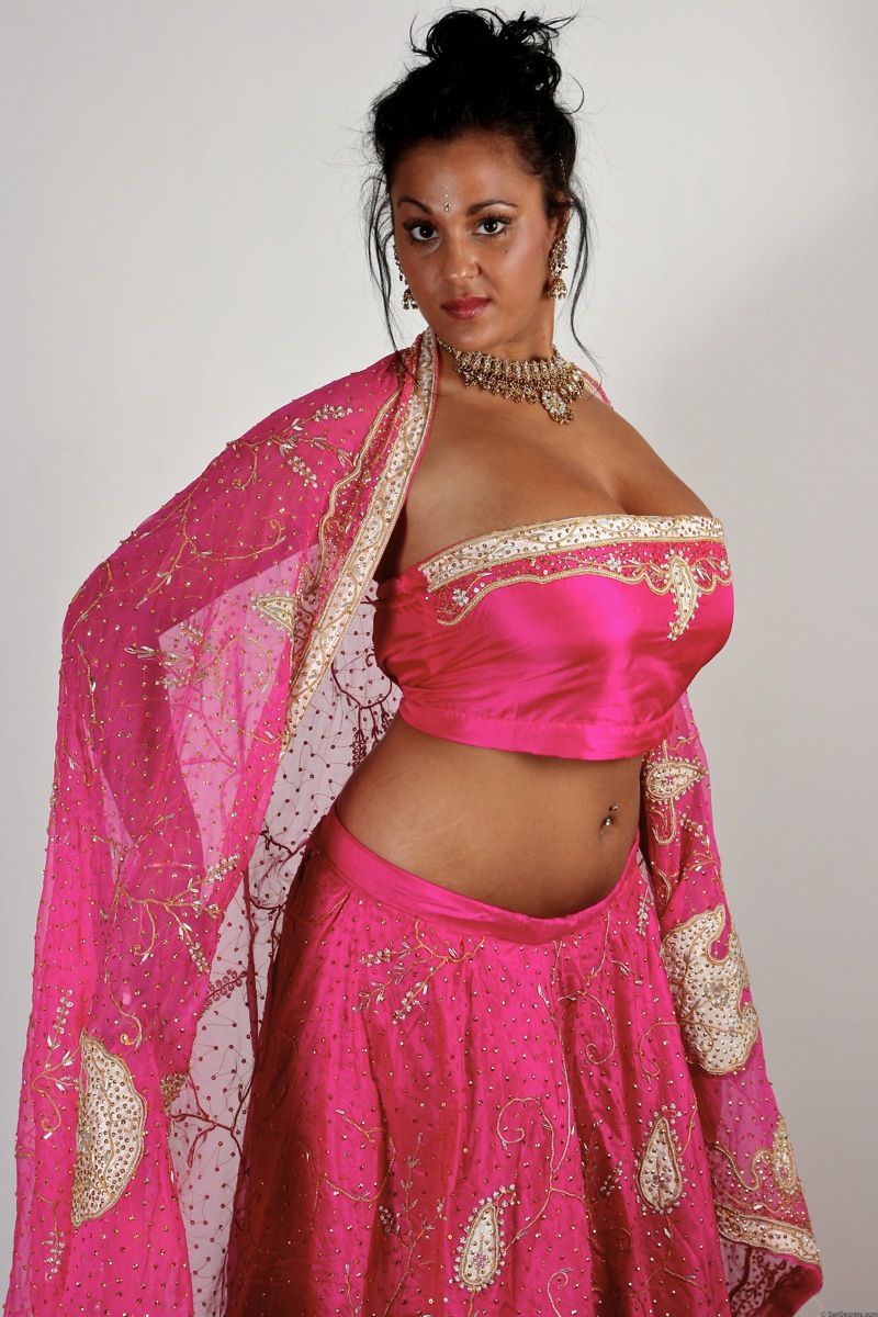 Indian female Keira unveils her big natural tits in bikini bottoms foto porno #423908737
