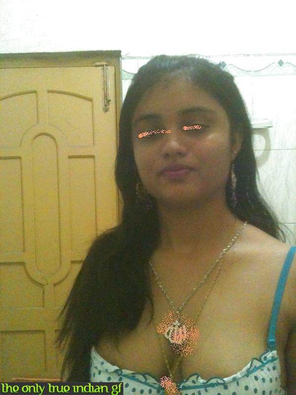 Indian college girl posing naked in shower foto porno #423066767