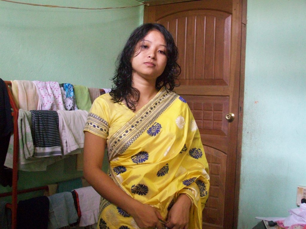 Newly wed indian wife padma showing herself off foto pornográfica #425084903