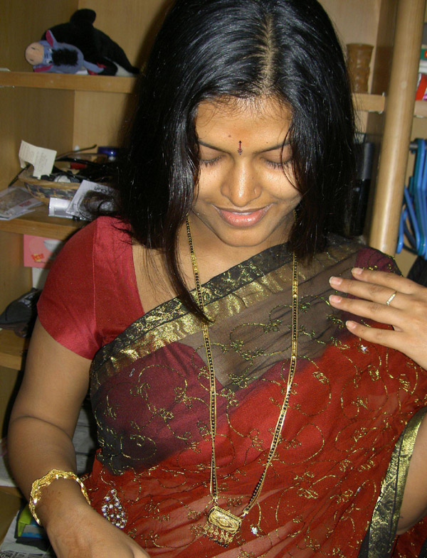 Indian wife Aprita sucks cock during set of candid homemade snaps foto porno #423925790