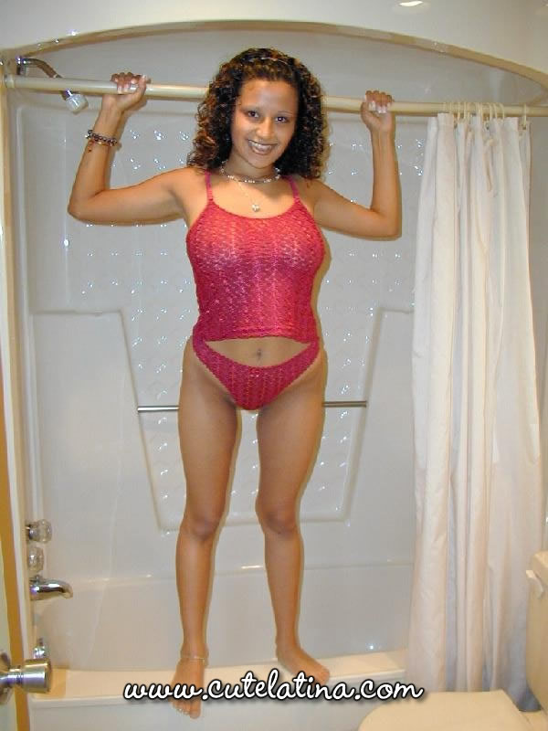 Cute Latina Cute Latina in the shower foto porno #426536131