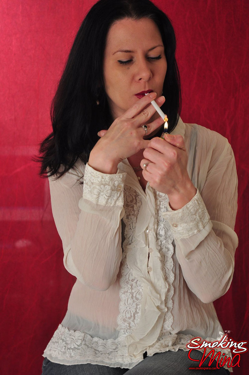 Smoking Mina Brunette babe smoking sexy porno foto #426513348