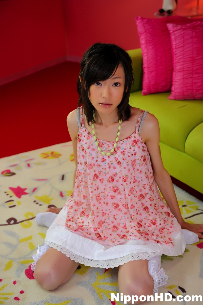 Petite Japanese girl with a pretty face models non nude in knee socks ポルノ写真 #424122103