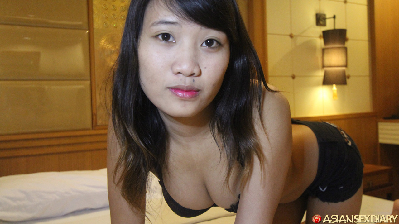 Asian amateur wears cum on face after sex with a foreigner in POV mode foto pornográfica #428379979 | Asian Sex Diary Pics, Mai, POV, pornografia móvel