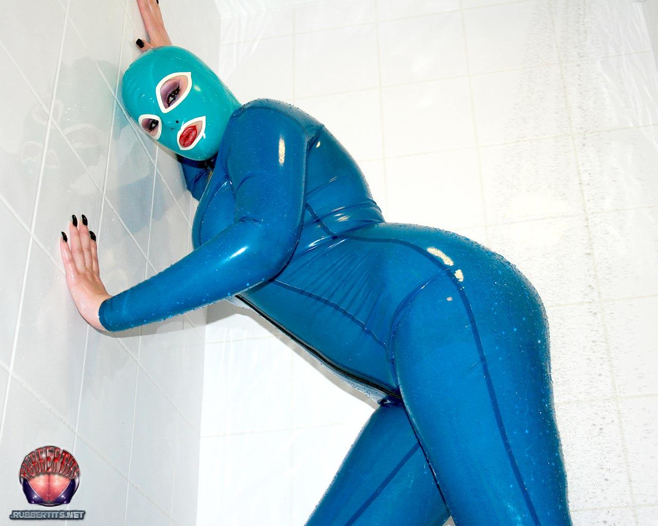 Rubber Tits Shower Time porn photo #428617091