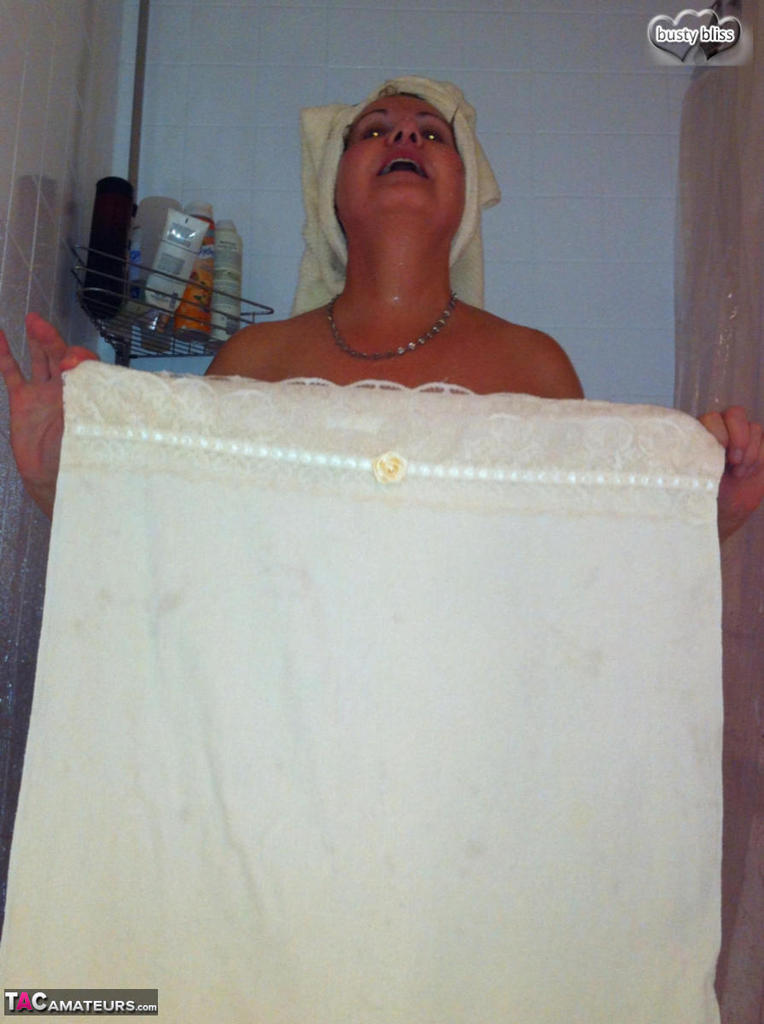 Mature woman gets caught totally naked while taking a shower foto porno #425461624