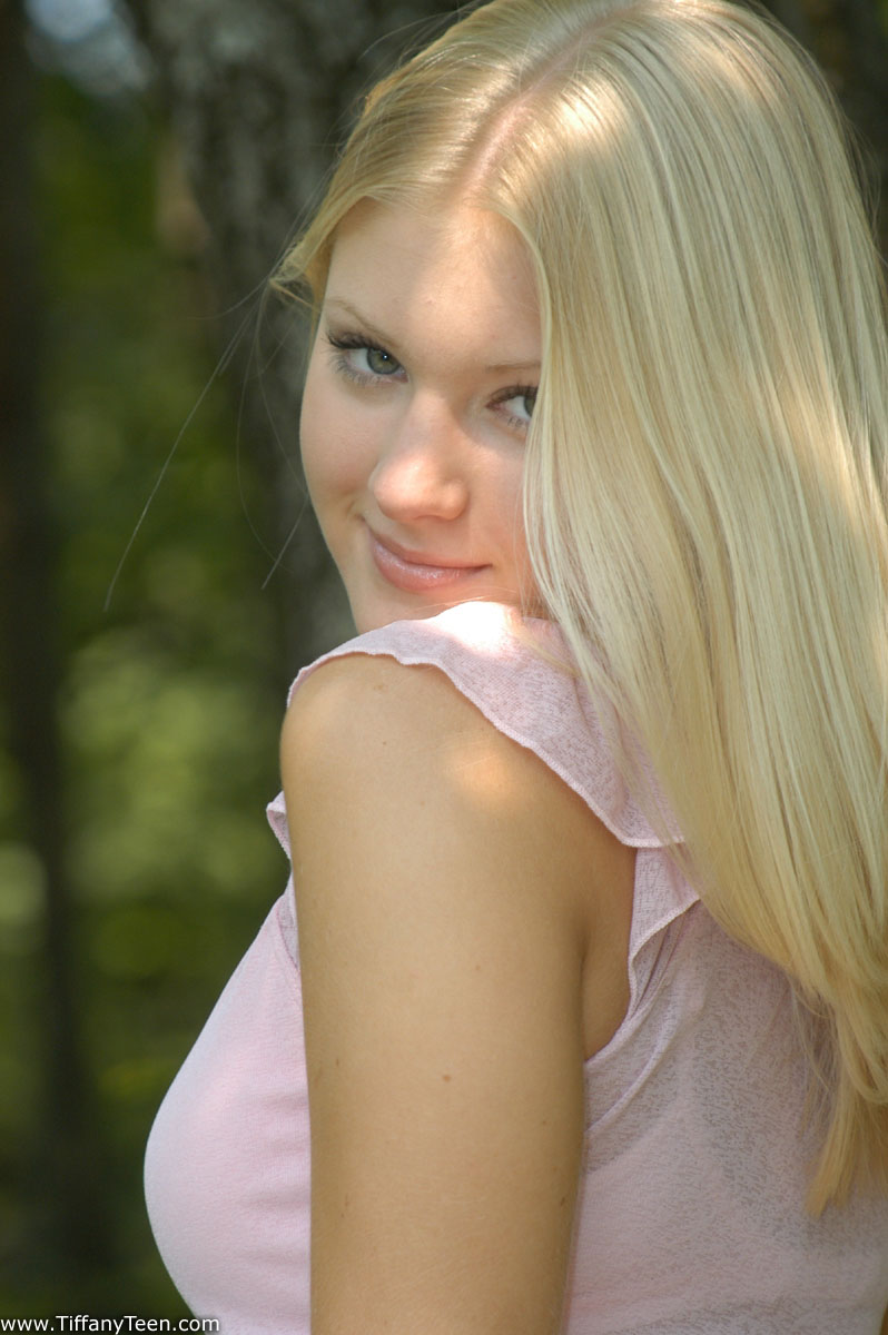Charming blonde teen Tiffany hikes skirt over cotton panties in the forest foto pornográfica #424440421 | Tiffany Teen Pics, Tiffany, Babe, pornografia móvel