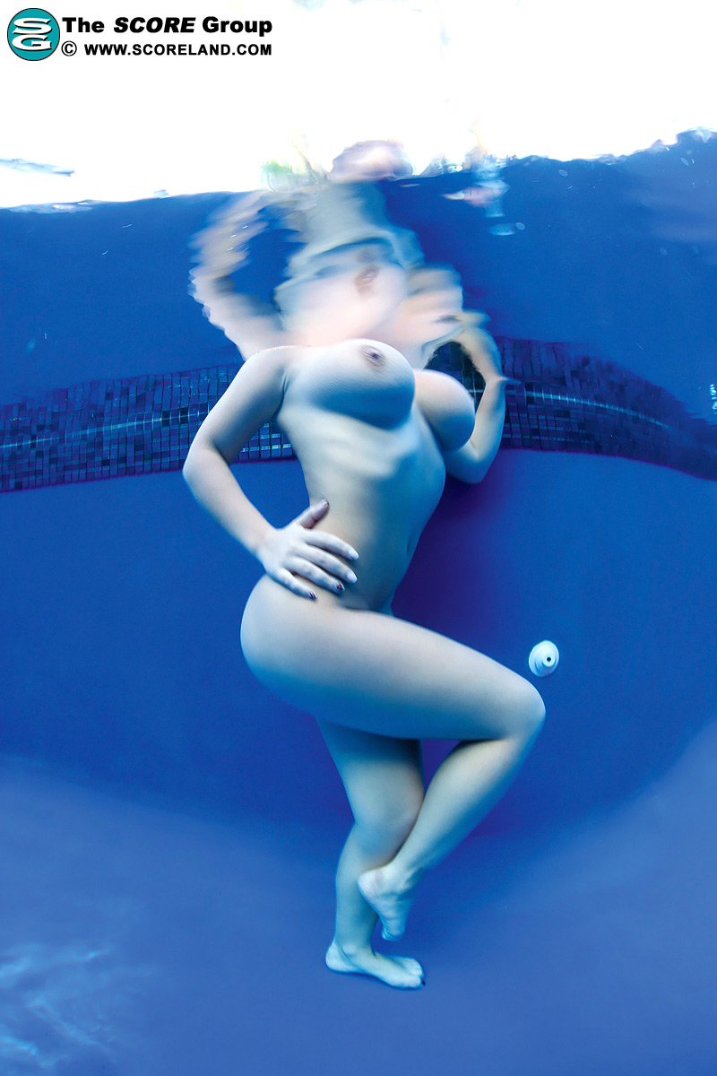 Busty model Lana Ivans removes her bikini before plunging into swimming pool ポルノ写真 #425581233 | Score Land Pics, Lana Ivans, Outdoor, モバイルポルノ