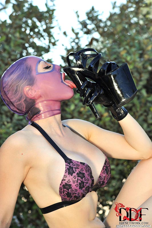 Latex Lucy frees her big tits and twat from lingerie in a rubber mask 포르노 사진 #428688159