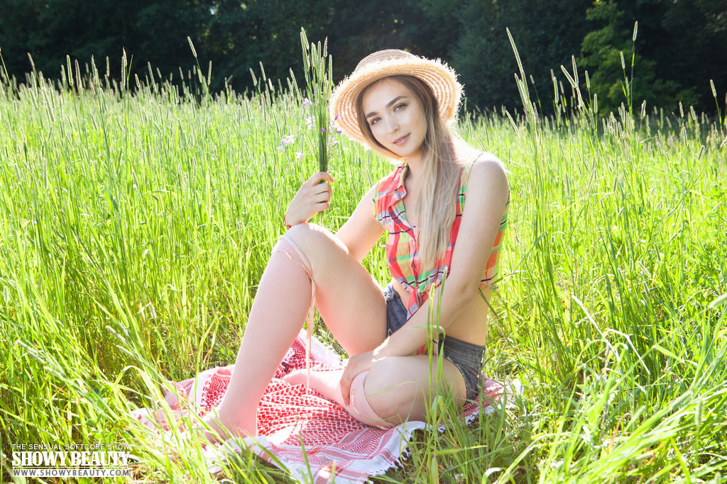 Erotic girl posing in her cute hat and getting rid of her jeans shorts and ポルノ写真 #427175840