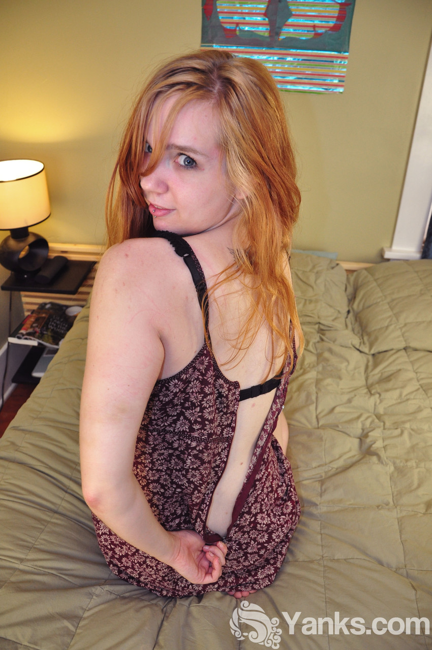 Natural Redhead Paige Rubs Her Meaty Labia Lips During Her Nude Premiere