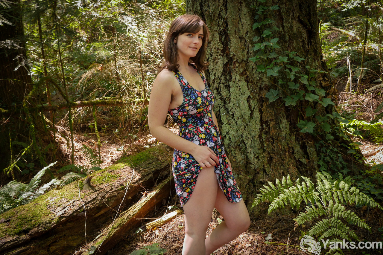 Brunette amateur Raven Snow exposes big natural and full bush in the woods foto porno #424010063