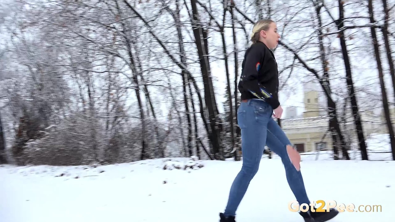 Gianna Ray squats outside in the snow and pees porn photo #425310723