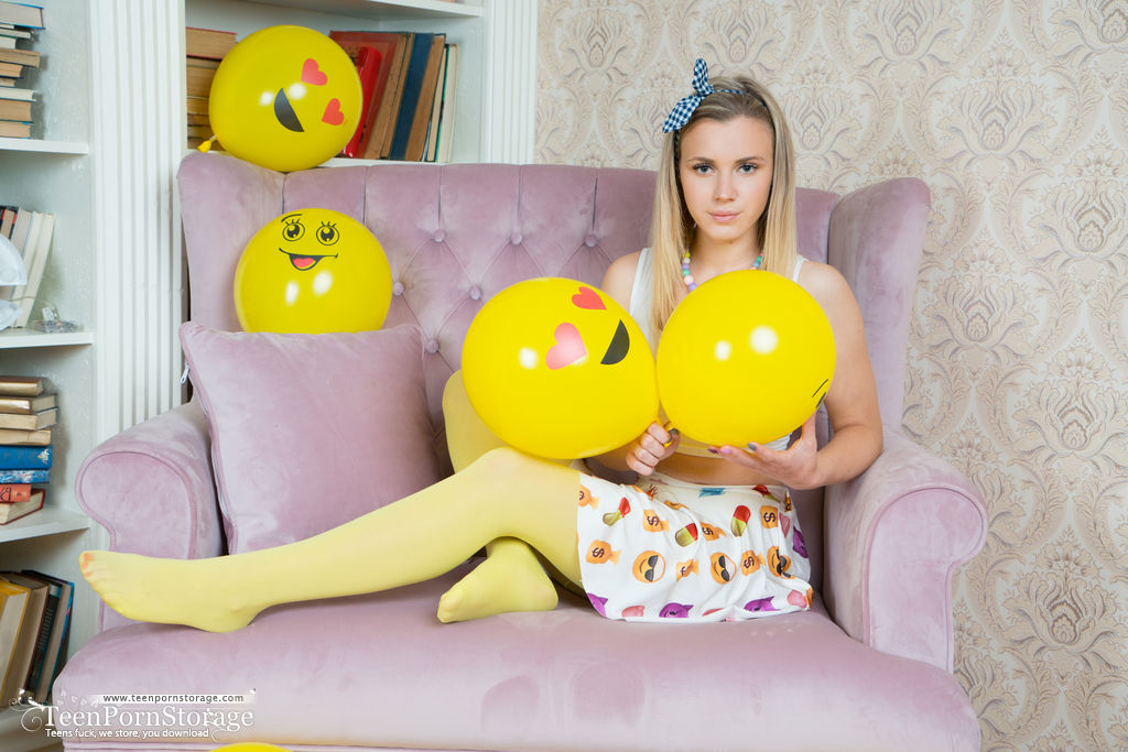 Adorable young girl Pink holds balloons before getting bare naked zdjęcie porno #426654545