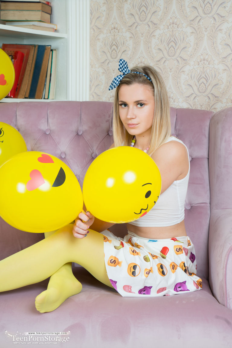 Adorable teen Pink removes her tights to pose completely nude amid balloons 포르노 사진 #427214995