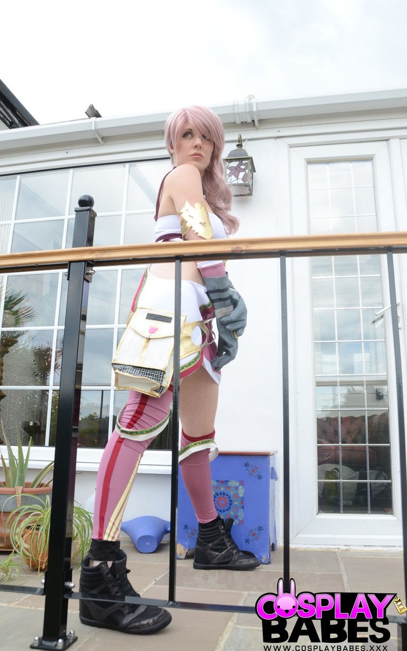 Final Fantasy Addict Samantha Bentley Frees Tits And Twat From Cosplay Attire