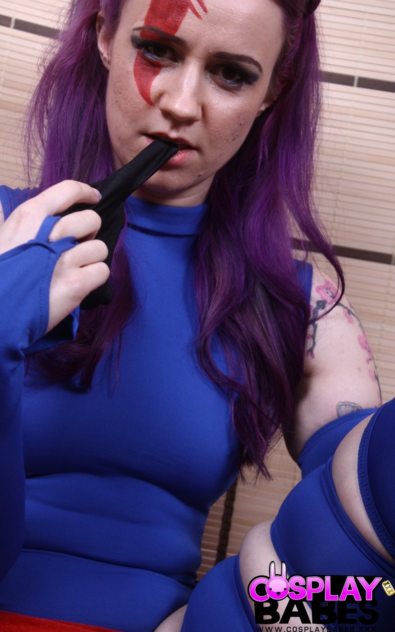 Solo girl Vellocet fingers her vagina while adorned in cosplay attire foto porno #422842514