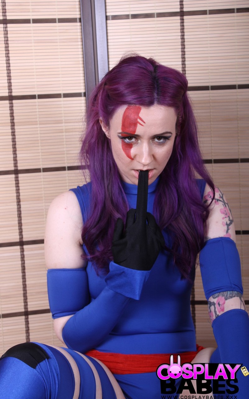 Solo girl Vellocet fingers her vagina while adorned in cosplay attire порно фото #423192281