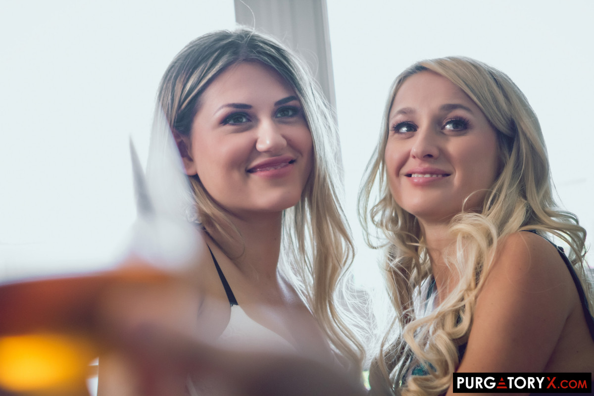 Bisexual blondes Vanessa Sierra & Misha Mynx treat their man friend to a 3some porn photo #423470805
