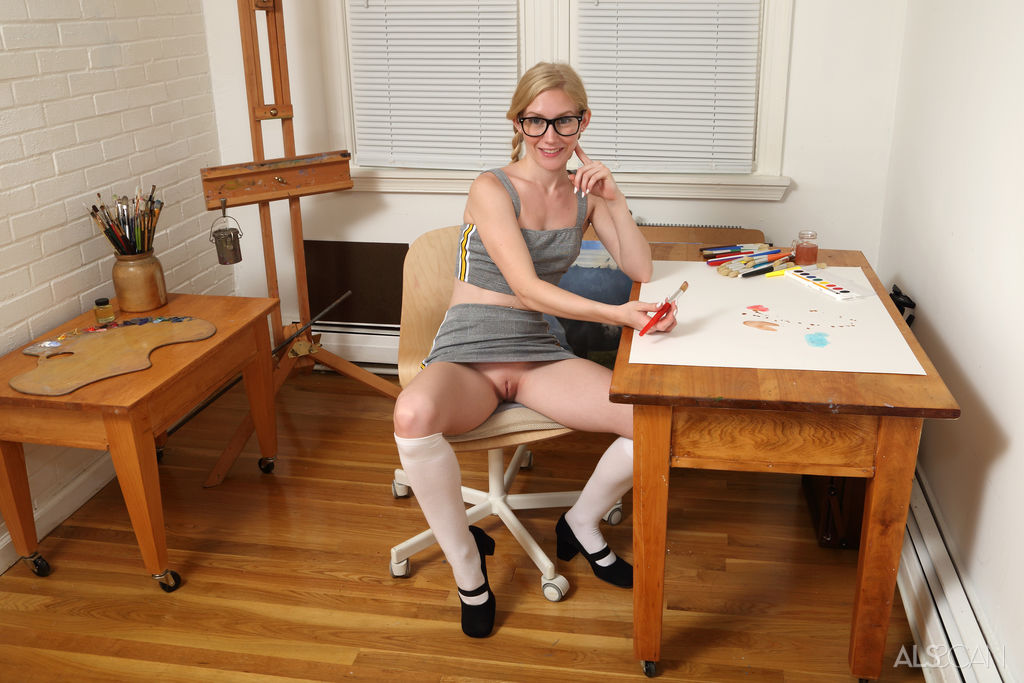 Nerdy student Emma Starletto stretches out her bald pussy in white knee socks порно фото #425653548