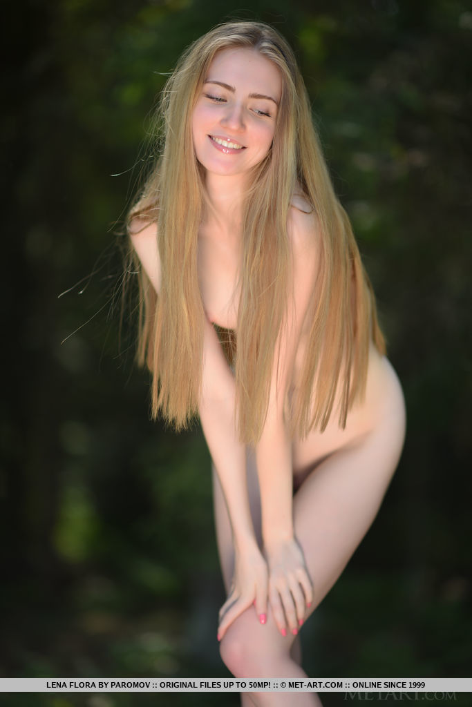 Caucasian teen Lena Flora removes a sexy dress for nude poses on a stump foto porno #422690675 | Met Art Pics, Lena Flora, Teen, porno ponsel