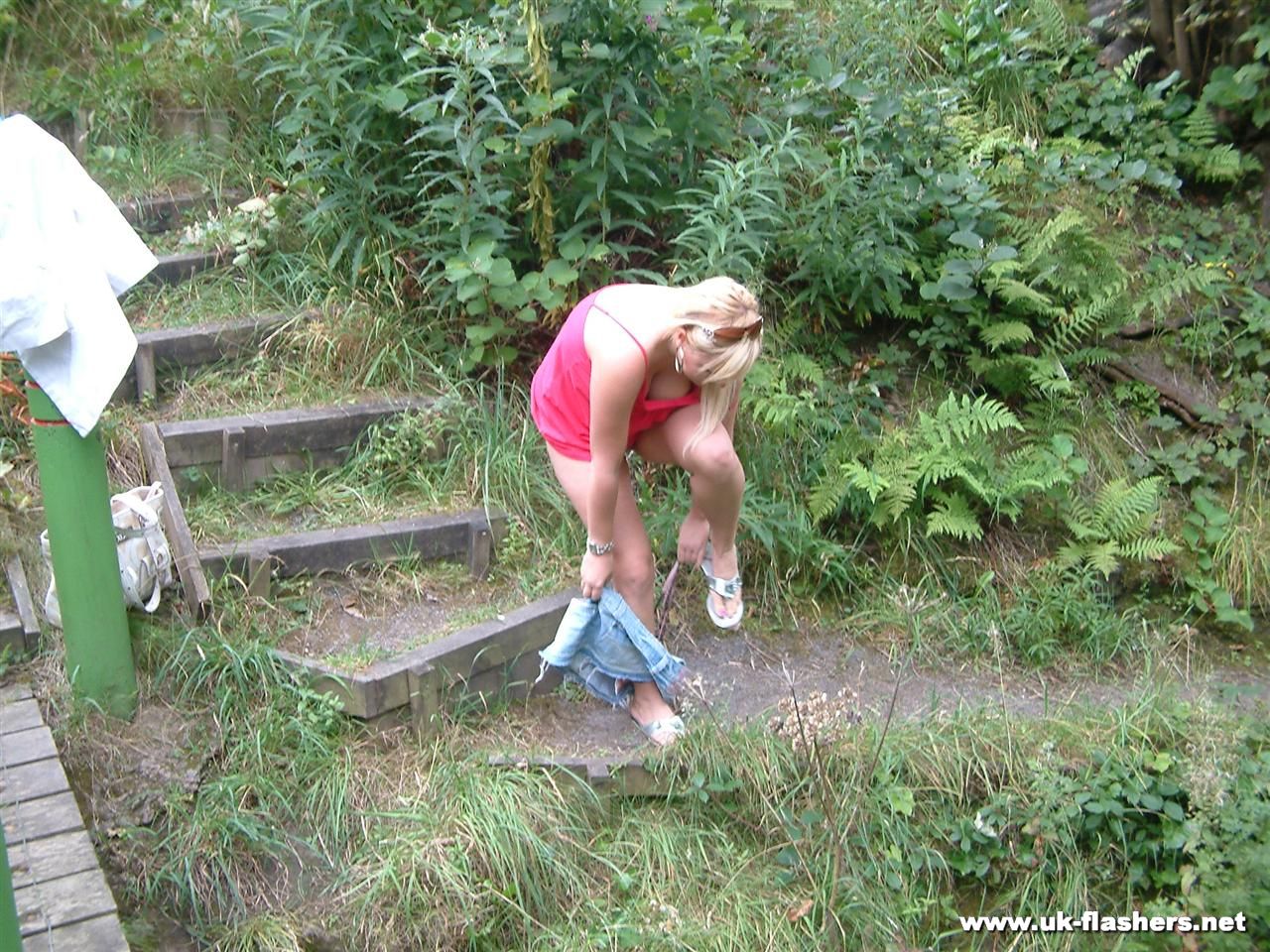 Overweight UK female with blonde hair strips naked on a popular walking trails 色情照片 #428197331 | UK Flashers Pics, Lena Leigh, Public, 手机色情