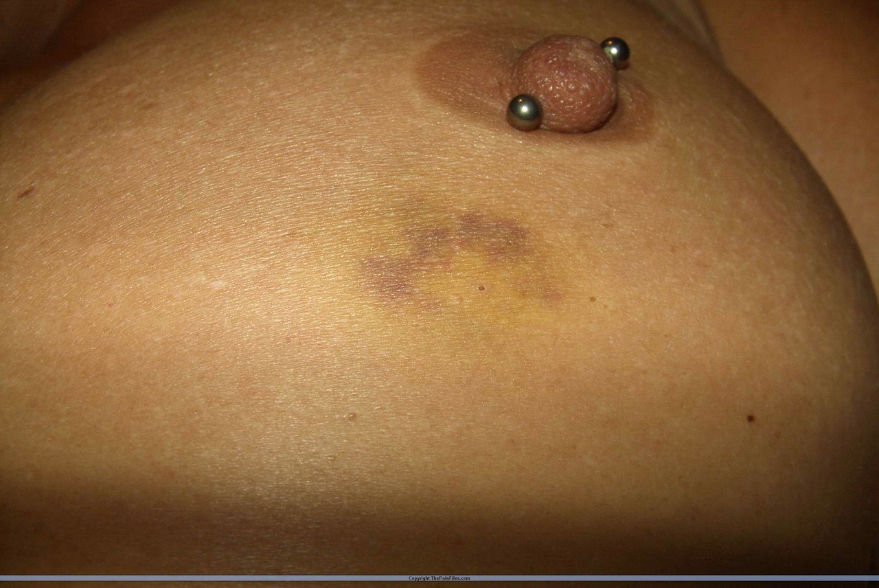 Close up action of a female having her breasts tortured with needles ポルノ写真 #426819368 | The Pain Files Pics, Piercing, モバイルポルノ