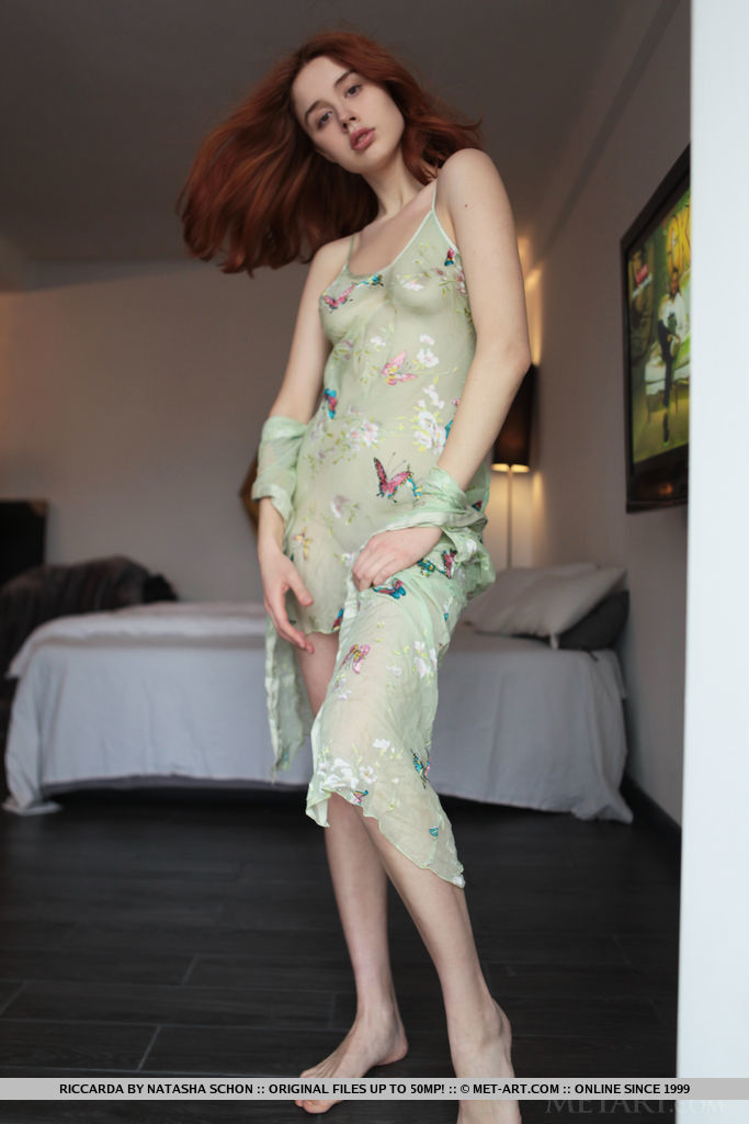 Natural redhead Riccarda slips off her sheer dress to get naked in her bedroom 色情照片 #423761945 | Met Art Pics, Riccarda, Redhead, 手机色情