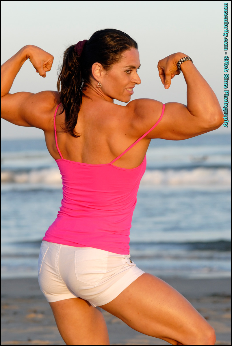Muscularity Pink Muscle Flexing ポルノ写真 #426454049 | Muscularity Pics, Lada Phihalova, Beach, モバイルポルノ