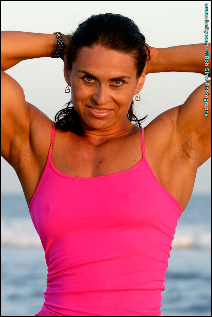 Muscularity Pink Muscle Flexing 포르노 사진 #426454075 | Muscularity Pics, Lada Phihalova, Beach, 모바일 포르노