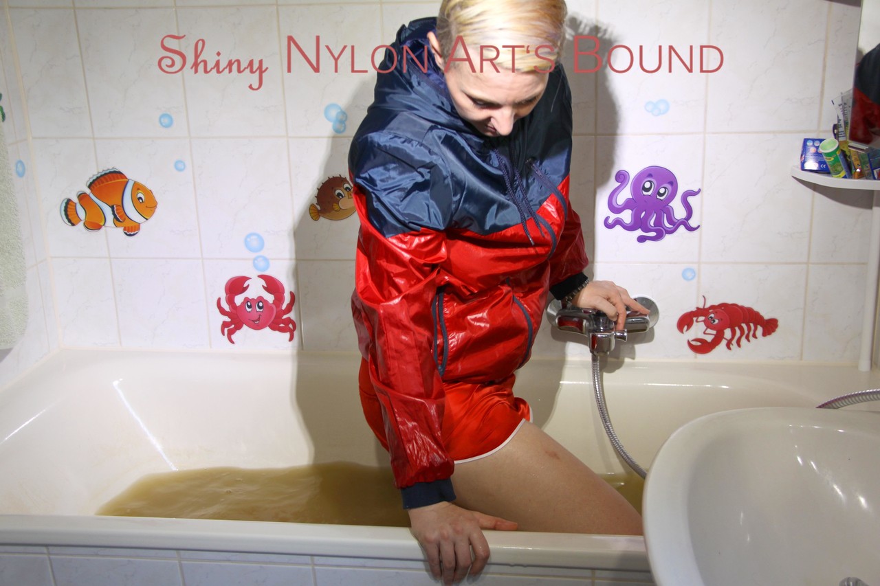 Mara lying in a bath tub with muddy water ties and gagges herself with cuffs zdjęcie porno #426455038