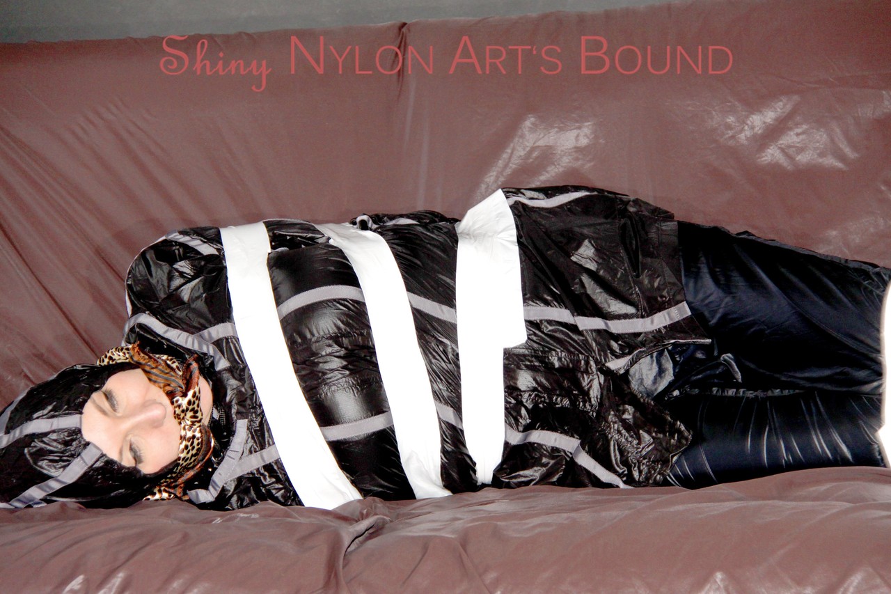 Mara wearing a sexy shiny black rian pants and a sexy shiny black rain jacket 色情照片 #428464805 | Shiny Nylon Arts Bound Pics, Clothed, 手机色情