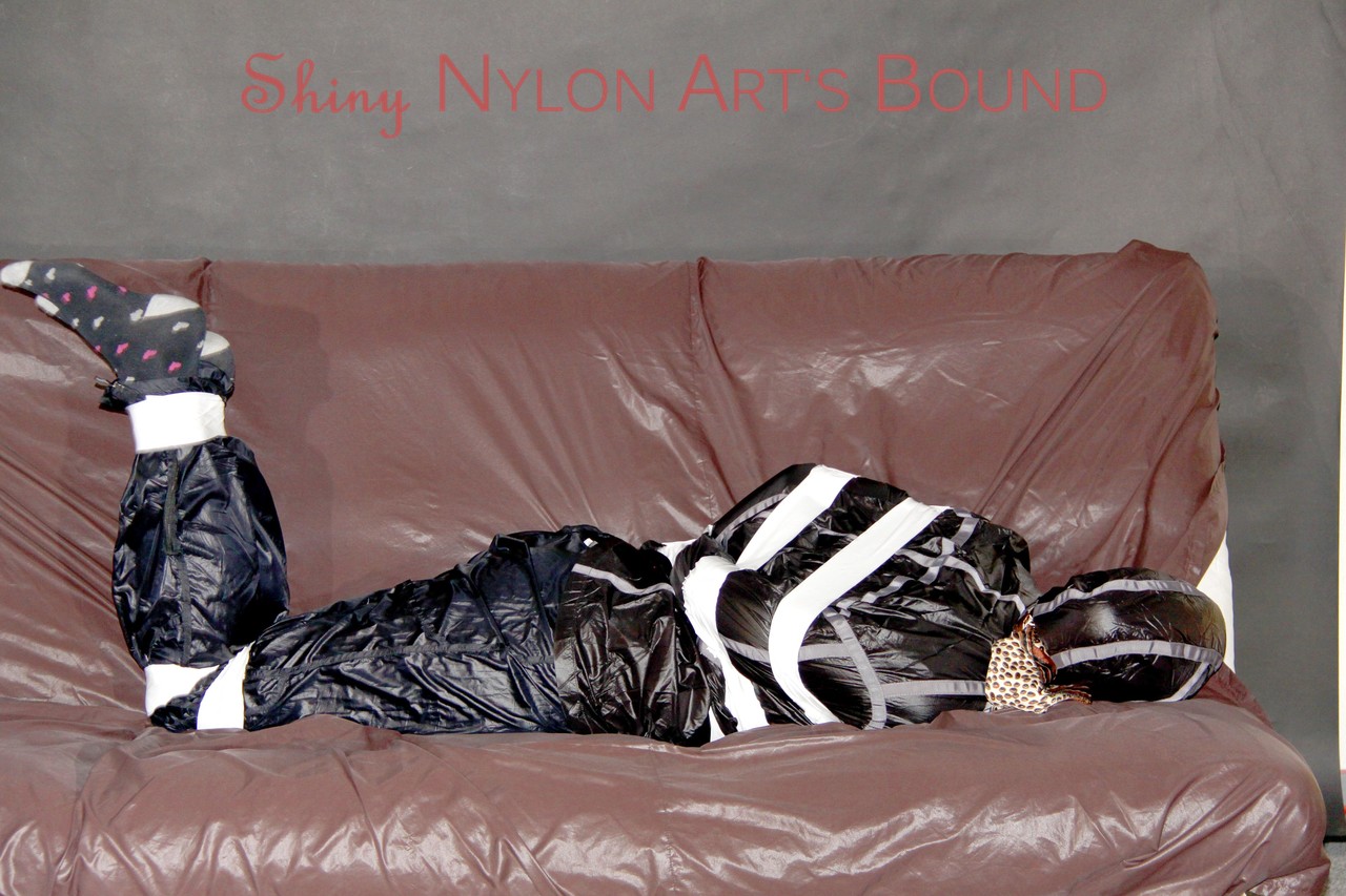 Mara wearing a sexy shiny black rian pants and a sexy shiny black rain jacket 色情照片 #428464819 | Shiny Nylon Arts Bound Pics, Clothed, 手机色情