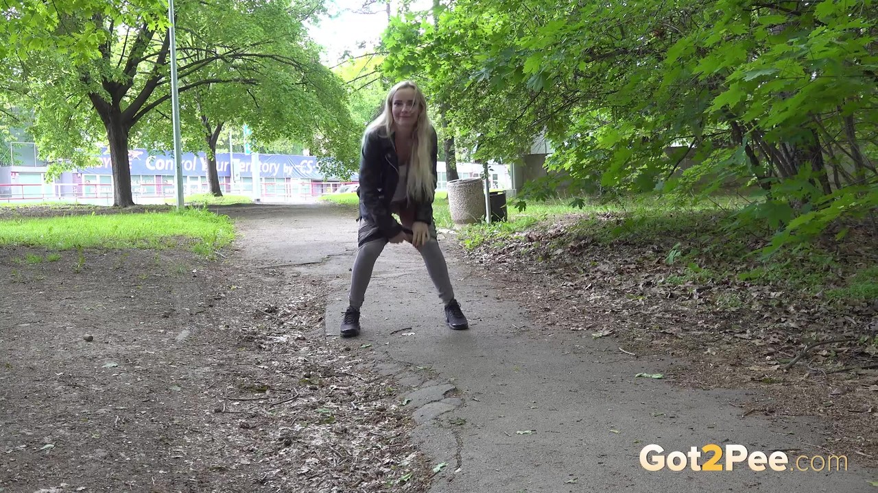 Victoria Pure squats to piss on a path in the city ポルノ写真 #426431513 | Got 2 Pee Pics, Victoria Pure, Pissing, モバイルポルノ