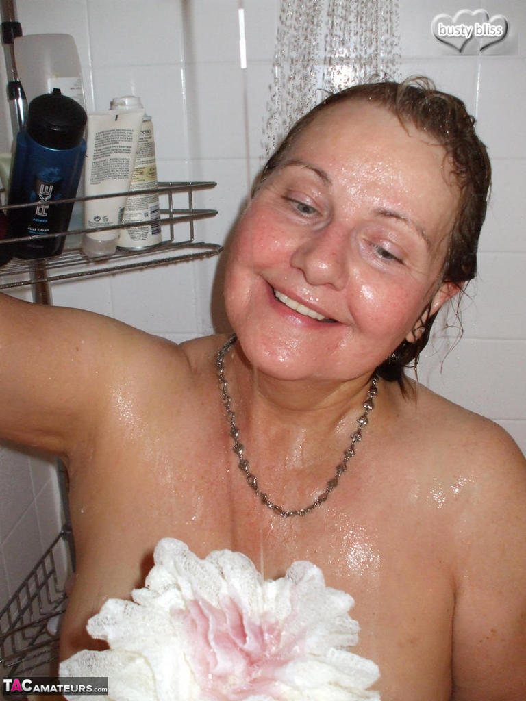 Naked older woman Busty Bliss washes her big boobs while taking a shower порно фото #426547889