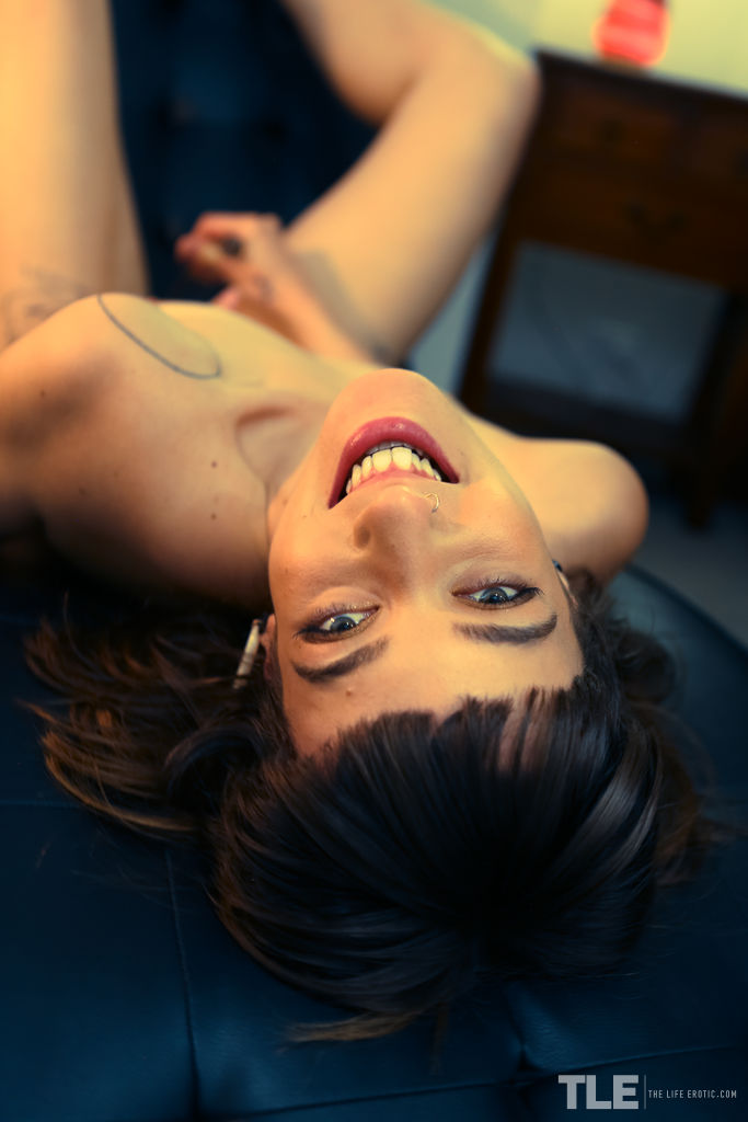 Loretta Wolfe performs a slow strip, removing the bra, then strokes herself foto porno #429009177