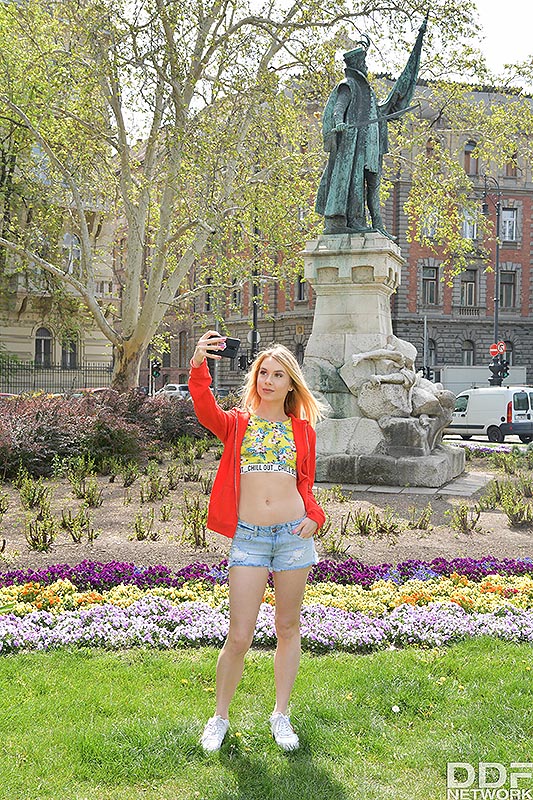 Blonde teen Alecia Fox bangs a guy she just met in a public park 色情照片 #424973975 | Euro Teen Erotica Pics, Alecia Fox, Hardcore, 手机色情