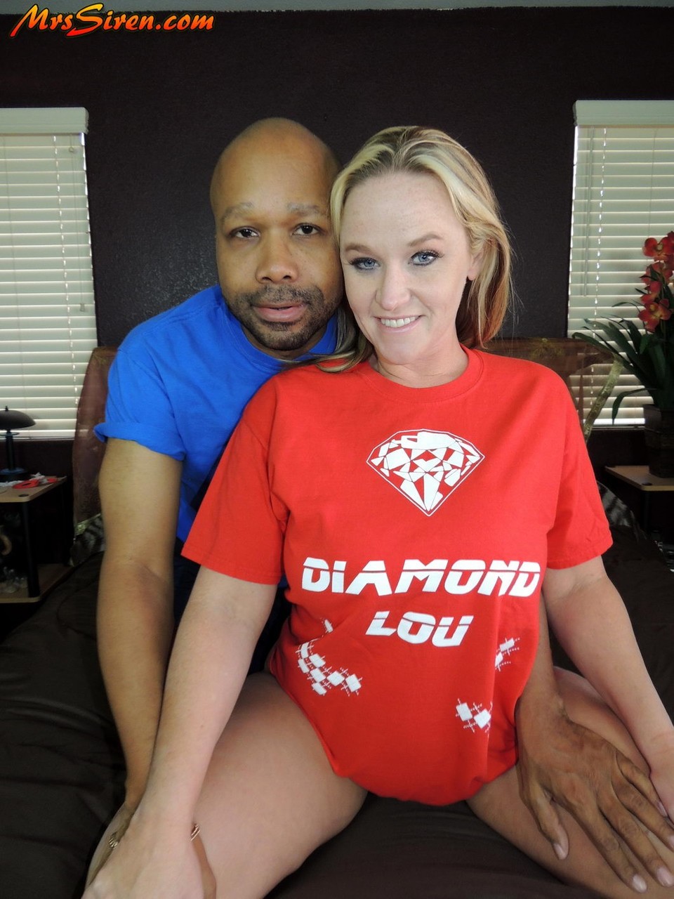 Blonde amateur Dee Siren shows her natural tits before donning a T-shirt foto porno #425423805 | Mrs Siren Pics, Dee Siren, Chubby, porno móvil
