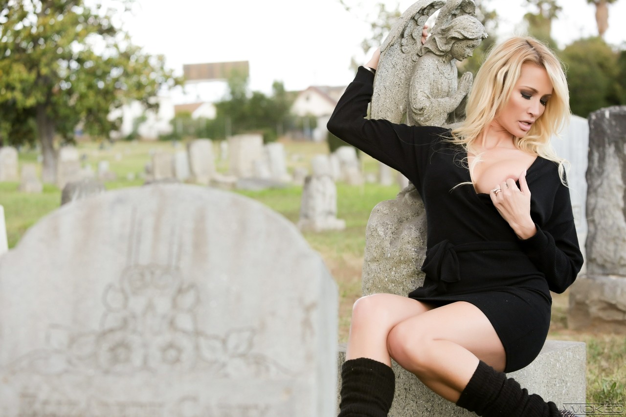 Sexy blonde Jessica Drake exposes her tits and snatch while in a graveyard porn photo #427449460