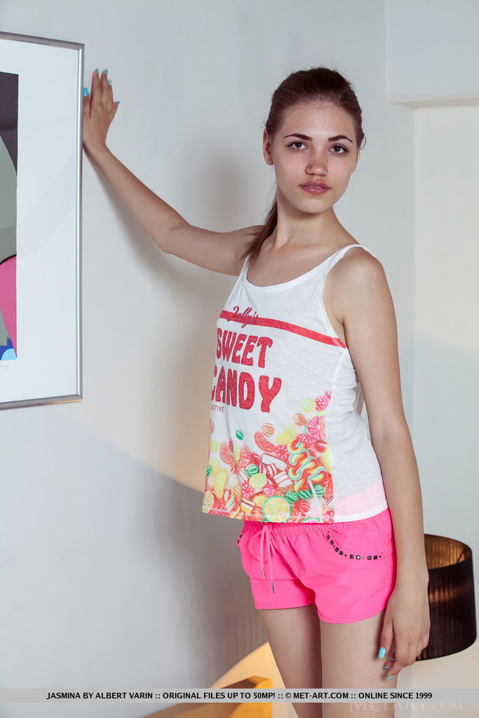 Young looking teen Jasmina slips off pink shorts to get totally naked on a bed Porno-Foto #424309440 | Met Art Pics, Jasmina, Tiny Tits, Mobiler Porno