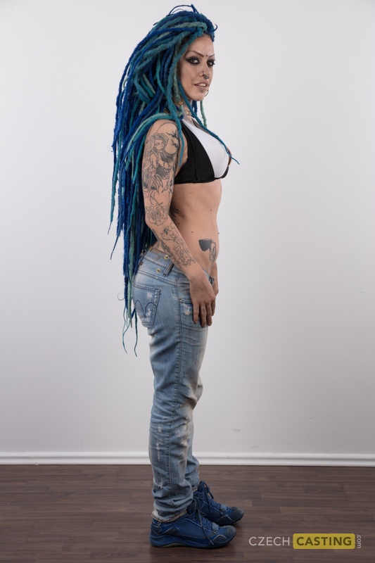 Punk girl with a headful of dyed dreads stands naked in her modelling debut ポルノ写真 #424168968 | Czech Casting Pics, Lady Blue, Tattoo, モバイルポルノ