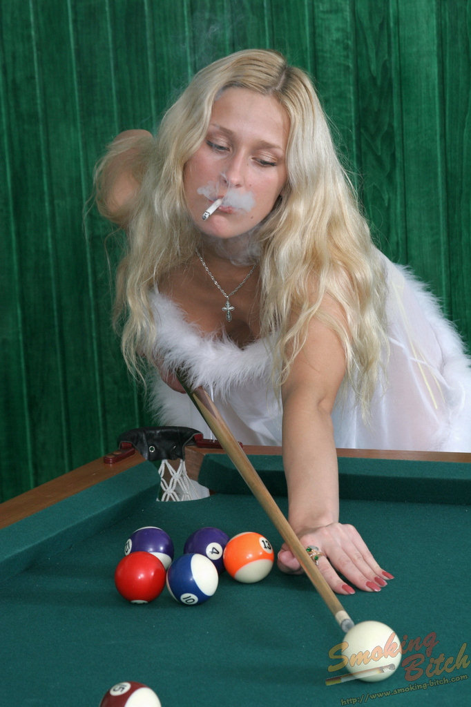 Natural blonde smokes a cigarette while shooting pool in baby doll lingerie 色情照片 #425465180