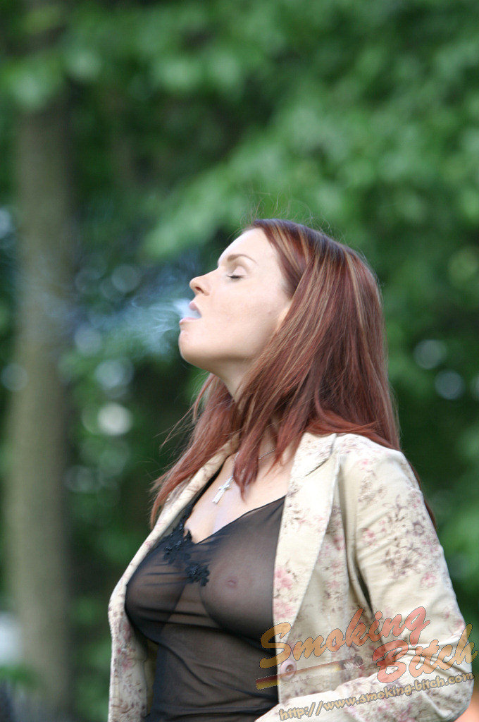 Beautiful girl shows her bare legs while smoking in public ポルノ写真 #425460427 | Smoking Bitch Pics, Smoking, モバイルポルノ