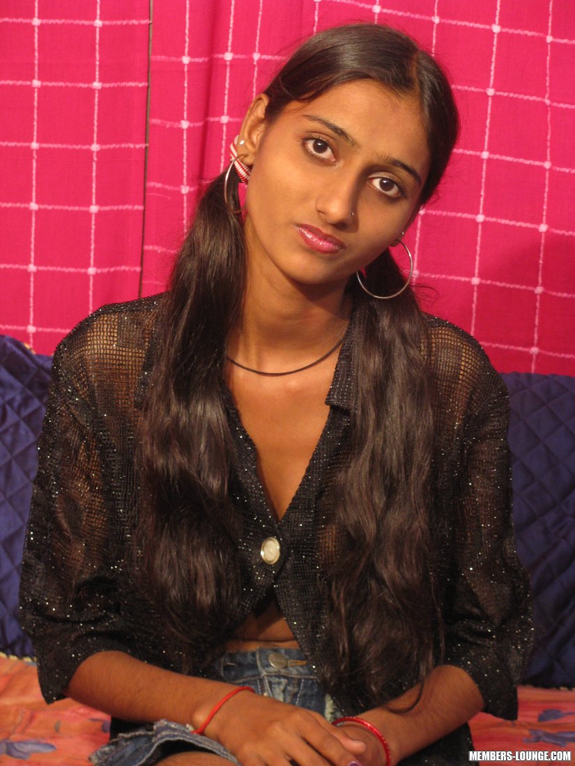 Indian Sex Lounge She Takes it all out foto porno #425069393