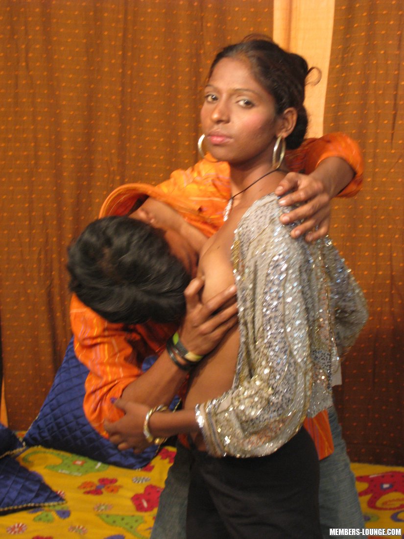 Indian Sex Lounge Horny Couple rubbing each other porno foto #423065367 | Indian Sex Lounge Pics, Indian, mobiele porno