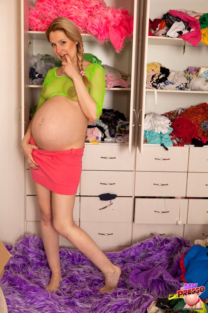 Pregnant girl sports a braided ponytail for her first nude gig foto porno #426774809 | My Preggo Pics, Pregnant, porno mobile